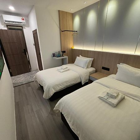 Red'S Hotel Bintulu Buitenkant foto
