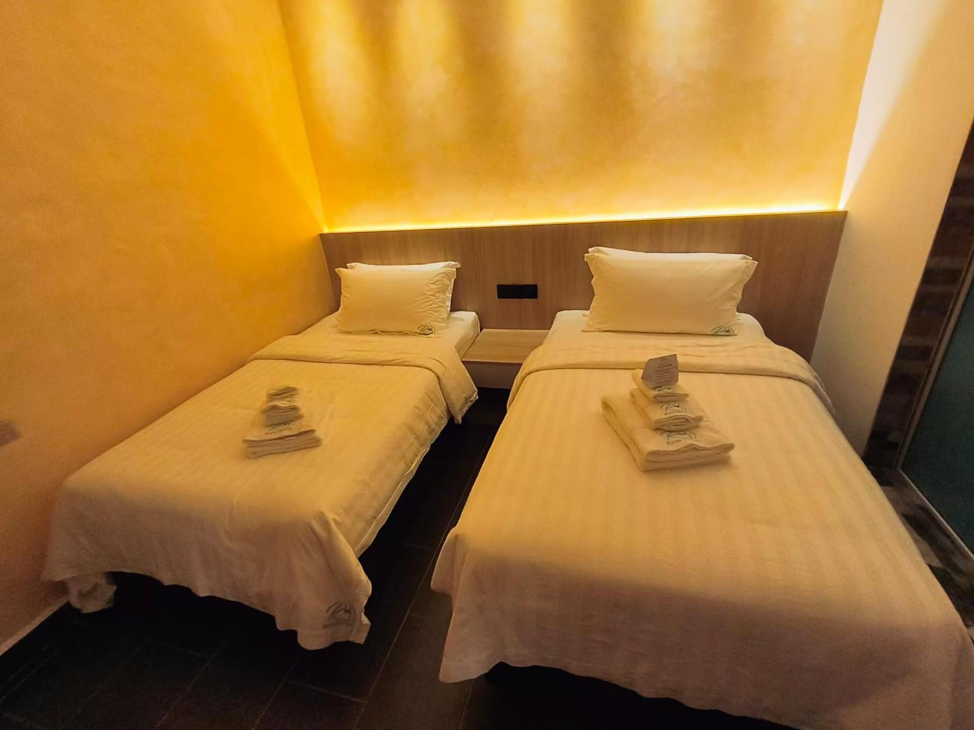 Red'S Hotel Bintulu Buitenkant foto