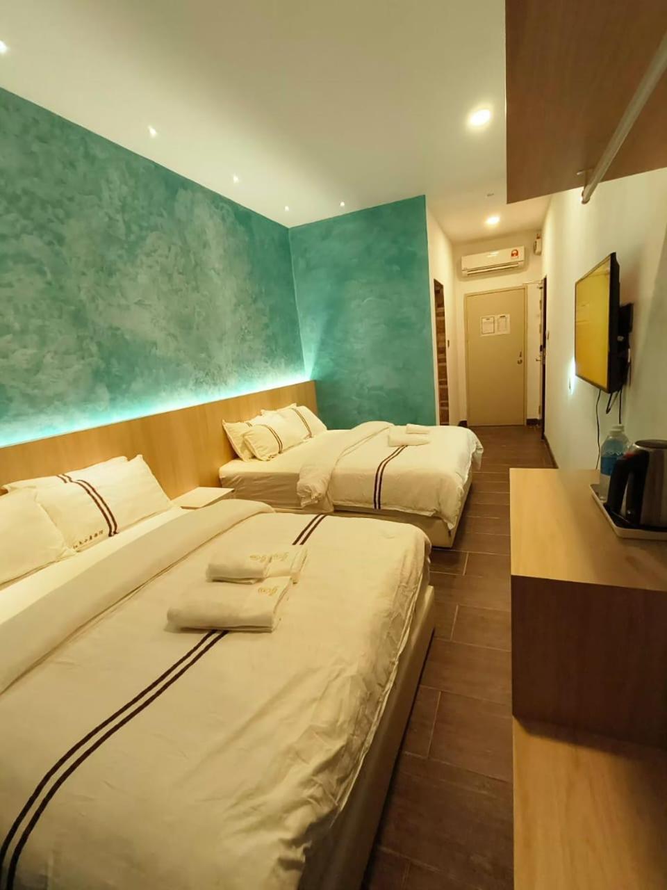 Red'S Hotel Bintulu Buitenkant foto
