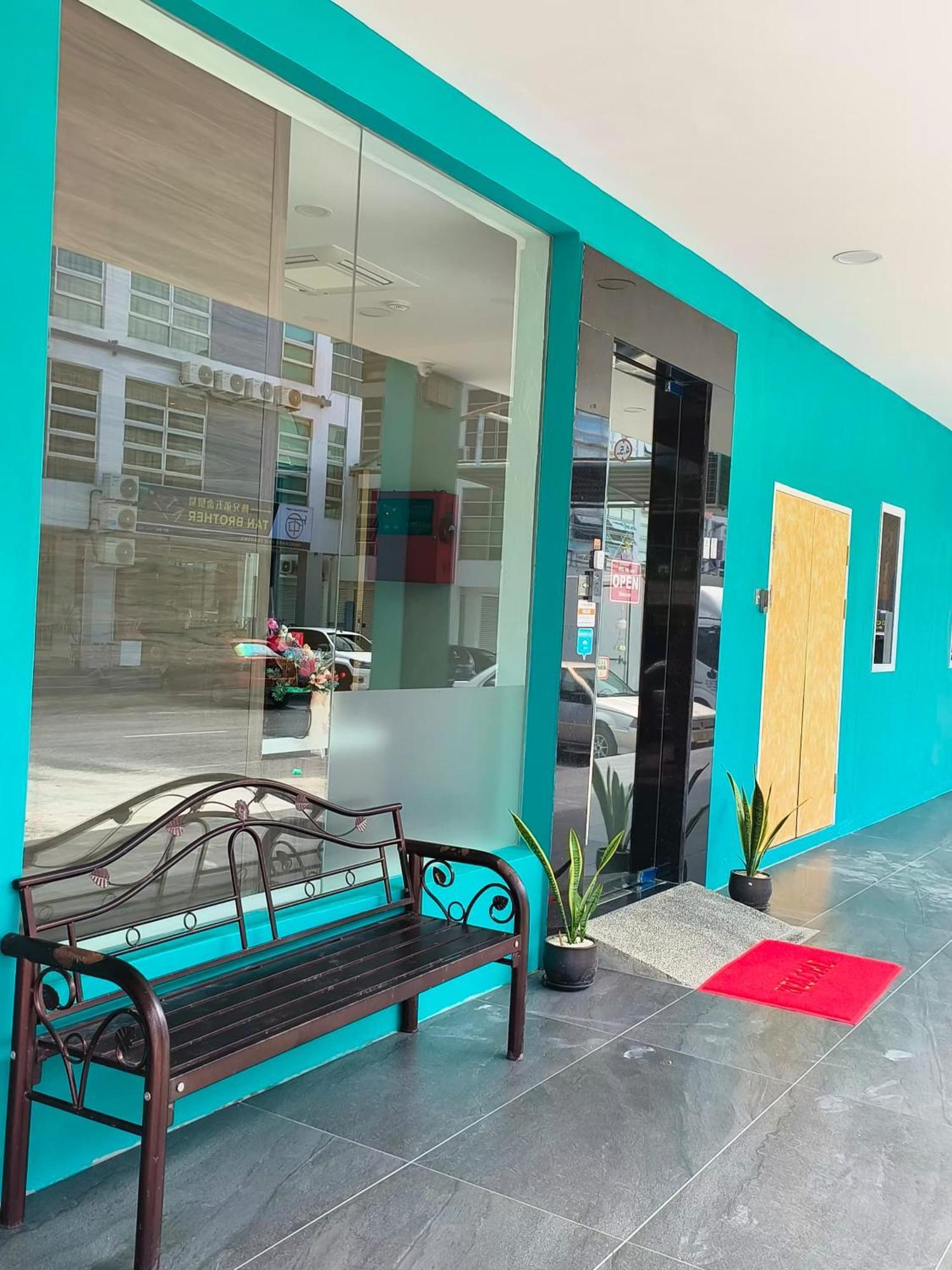 Red'S Hotel Bintulu Buitenkant foto
