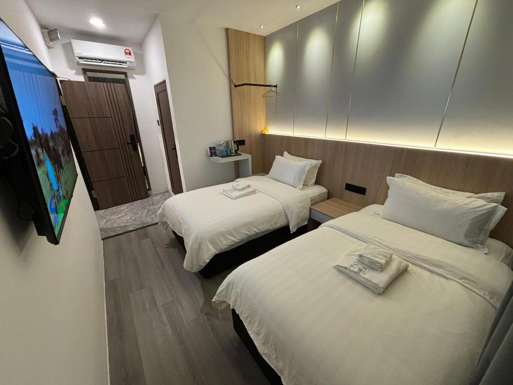 Red'S Hotel Bintulu Buitenkant foto