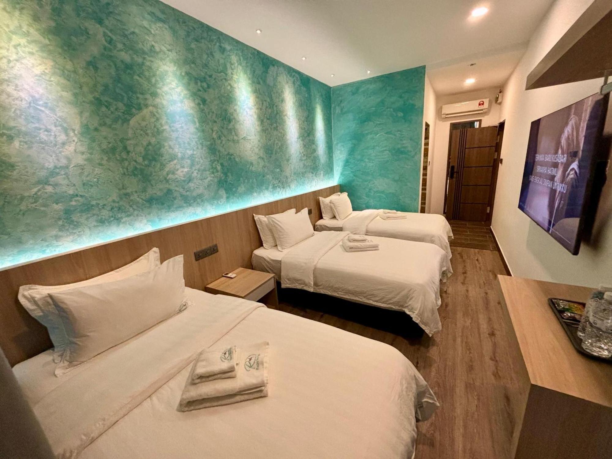 Red'S Hotel Bintulu Buitenkant foto