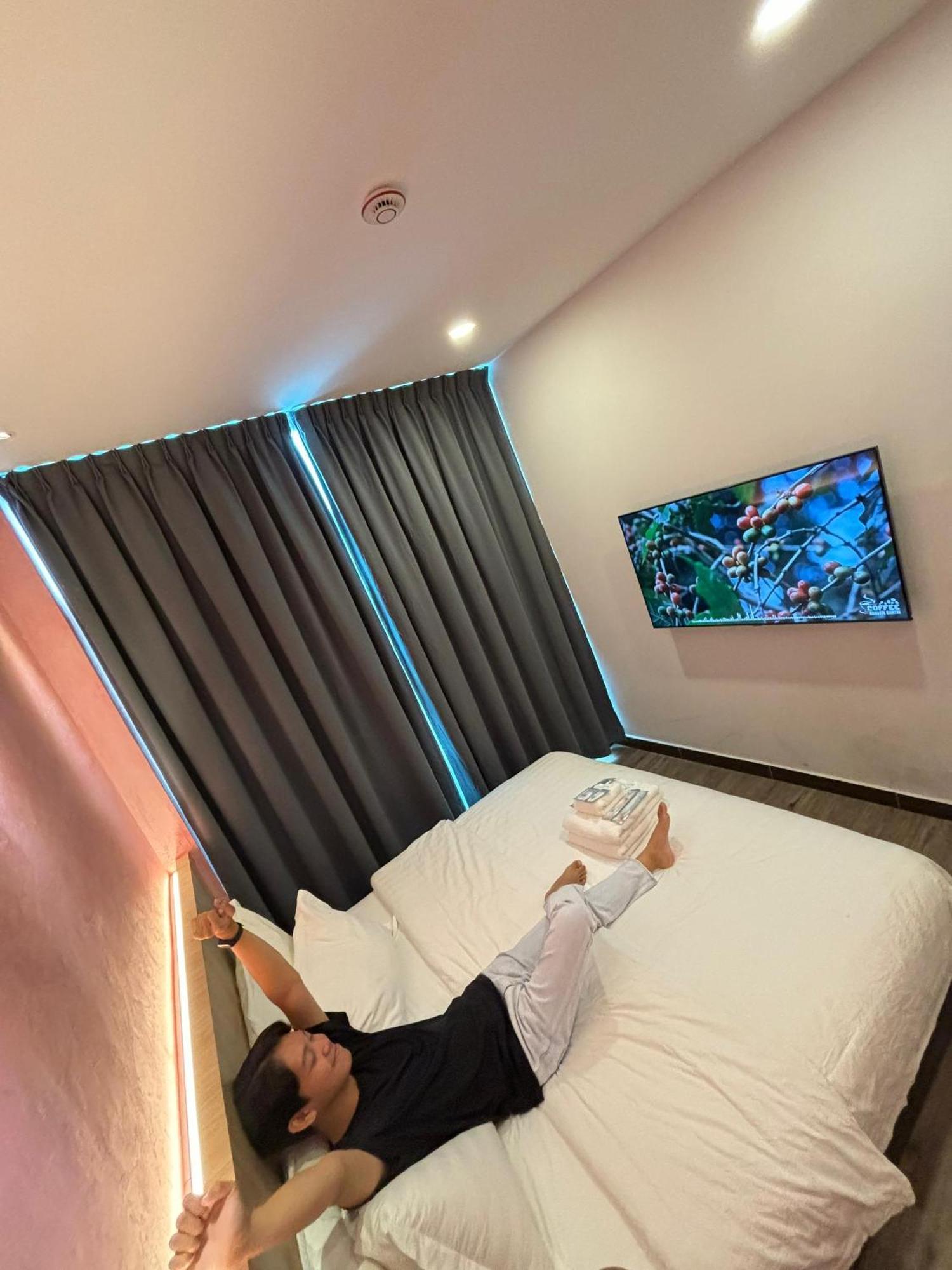 Red'S Hotel Bintulu Buitenkant foto