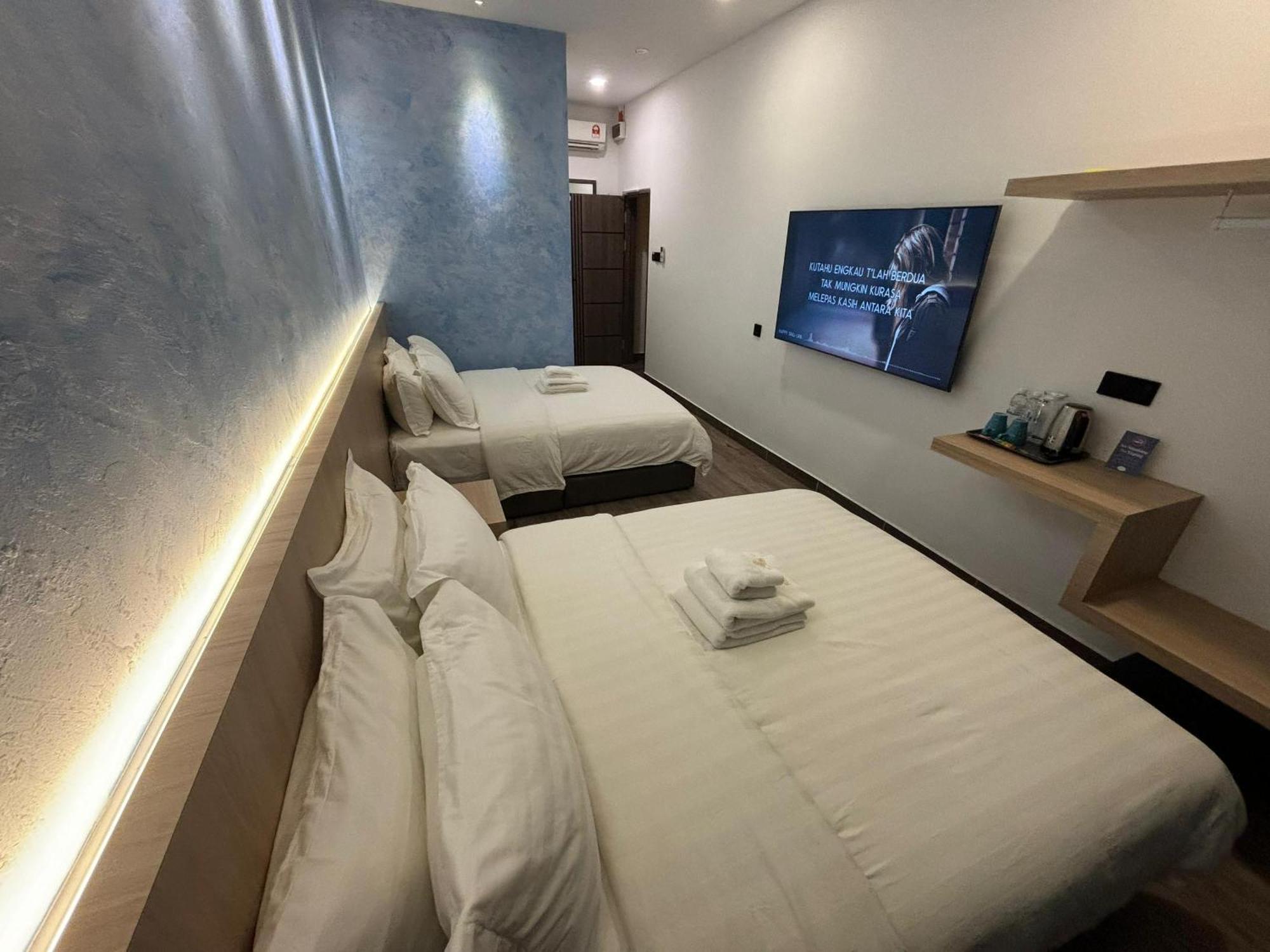 Red'S Hotel Bintulu Buitenkant foto